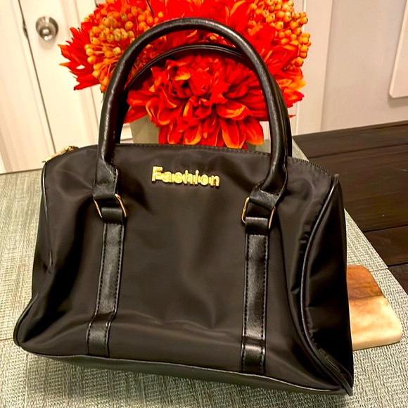 Fashion Black Hand Bag - Picture 1 of 4